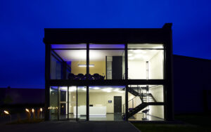 Beleuchtetes Gebäude studiocandela